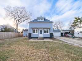 featured image of 729 S 7th St