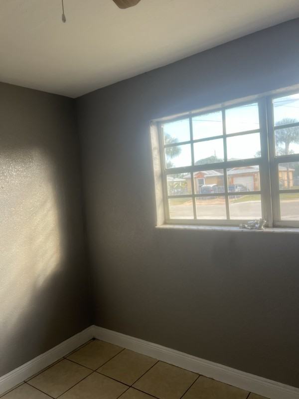 2401 Nw 7th St - Photo 3 of 7