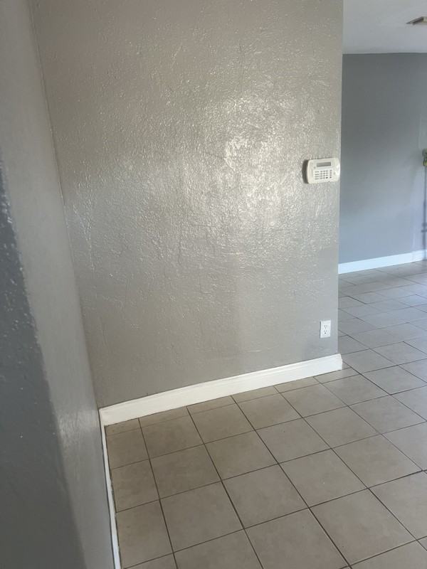 2401 Nw 7th St - Photo 7 of 7