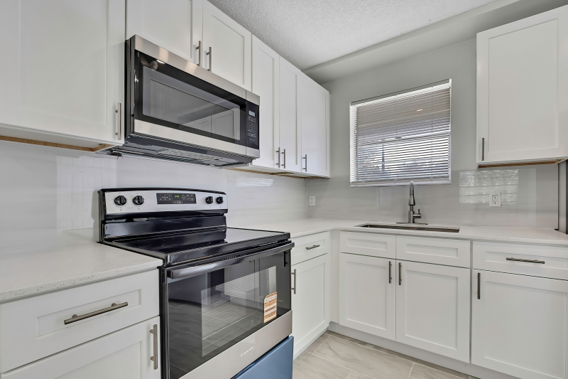 10931 W Tidewater Cir #10981 - Photo 3 of 20