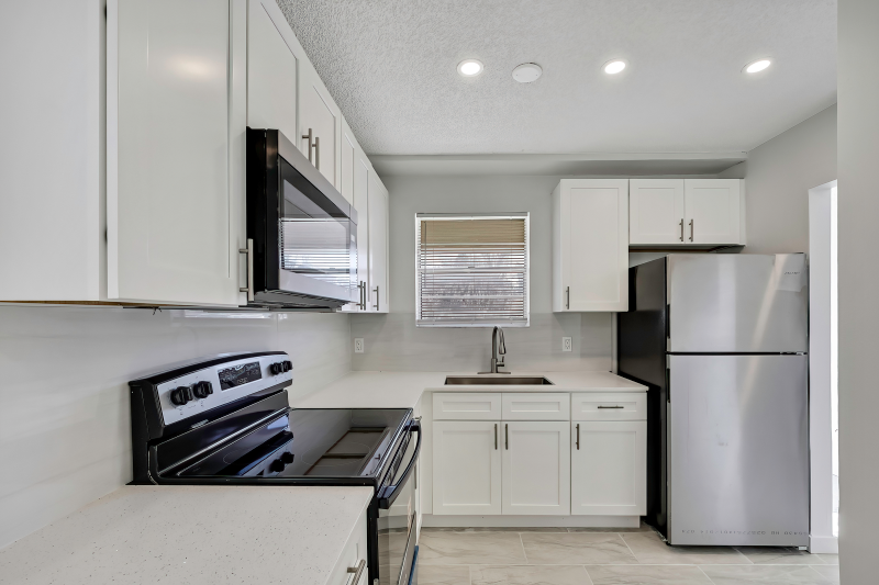 10931 W Tidewater Cir #10981 - Photo 4 of 20