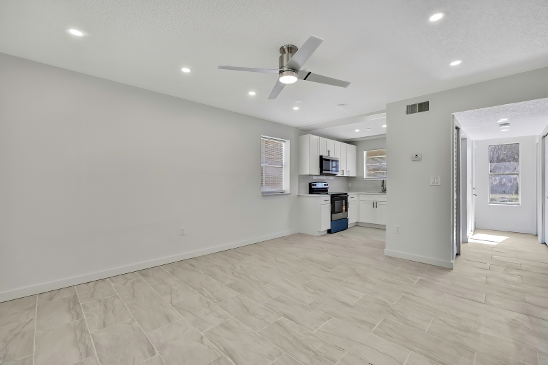 10931 W Tidewater Cir #10981 - Photo 5 of 20