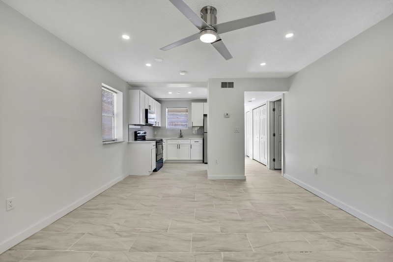 10931 W Tidewater Cir #10981 - Photo 6 of 20