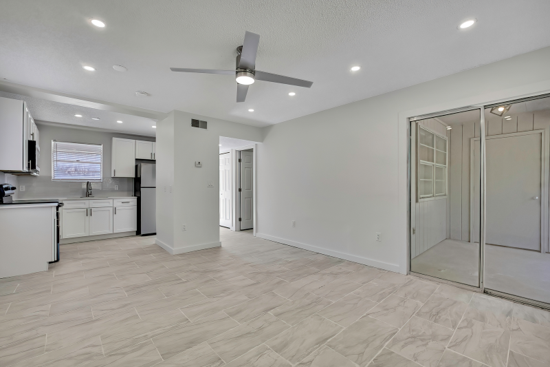 10931 W Tidewater Cir #10981 - Photo 7 of 20