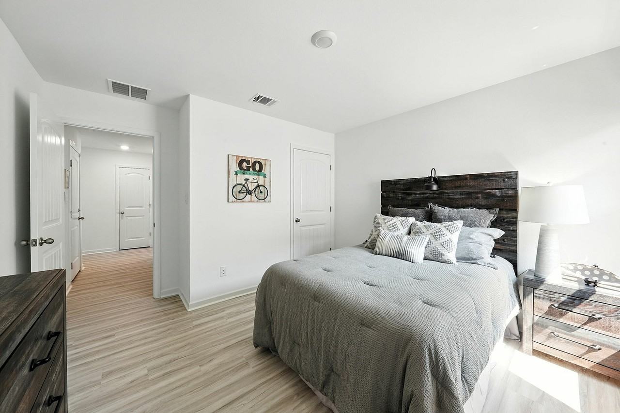 Villas at Oak Bend - Home Rentals - Photo 6 of 20