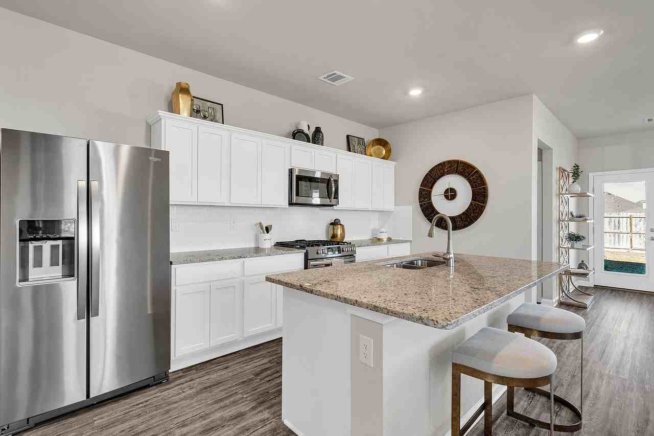 Nautical Point at Lakeshore Villages - Photo 4 of 34