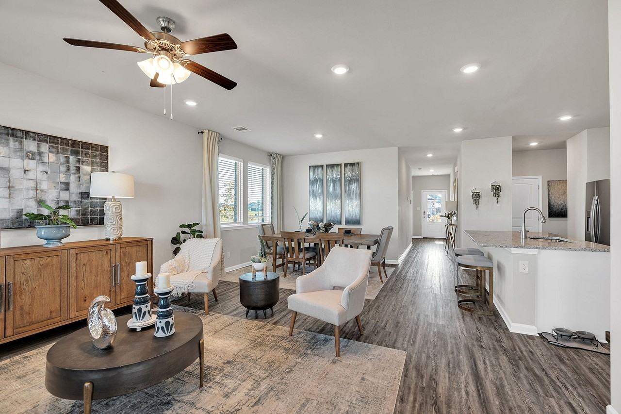 Nautical Point at Lakeshore Villages - Photo 4 of 34