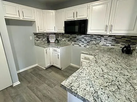 1751 Parknoll Ln - Photo 2 of 3