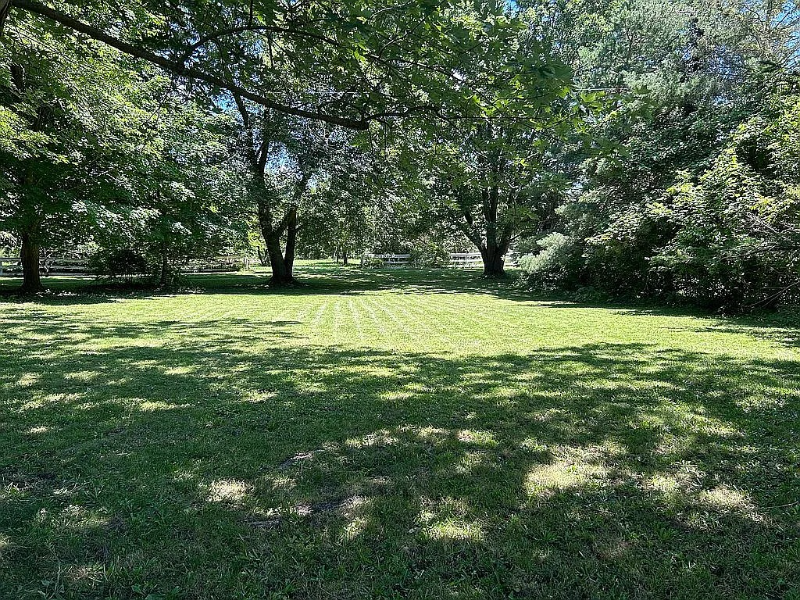 8701 Brookville Rd - Photo 3 of 21