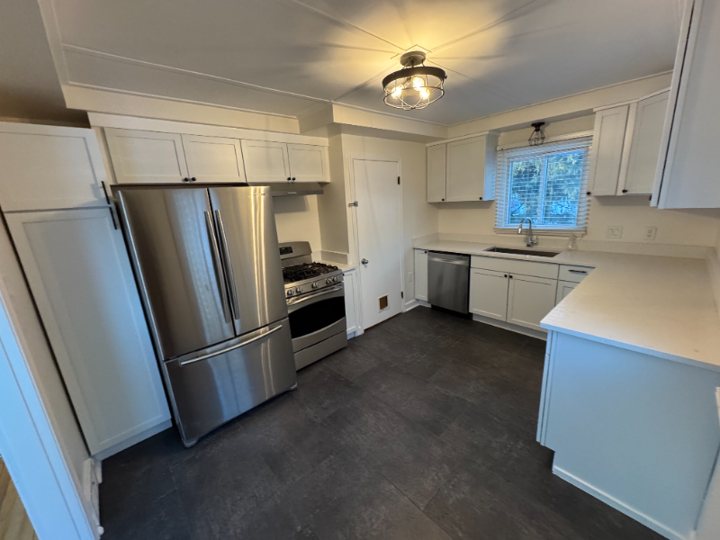 8701 Brookville Rd - Photo 5 of 21