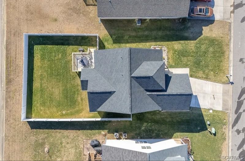 3913 Lighthouse Ln - Photo 5 of 27