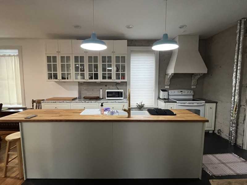 811 Center St - Photo 2 of 18