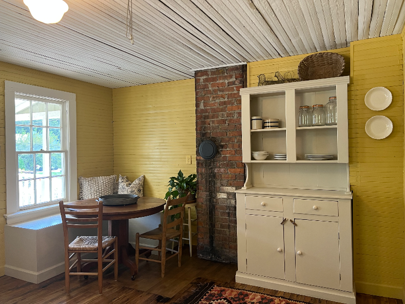 614 Holt St - Photo 6 of 11