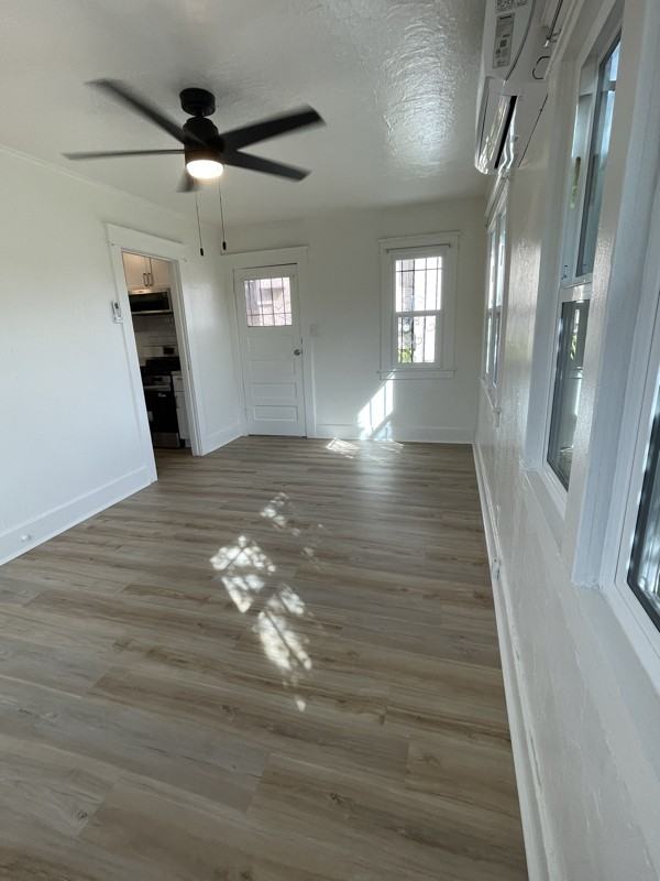515 N Burlington Ave - Photo 6 of 20