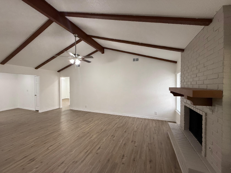 6614 Robin Frst - Photo 3 of 18