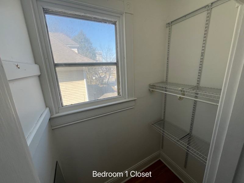 1112 E Walnut St #2 - Photo 7 of 36
