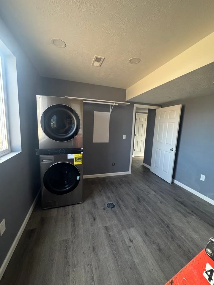 223 Elm St - Photo 5 of 19