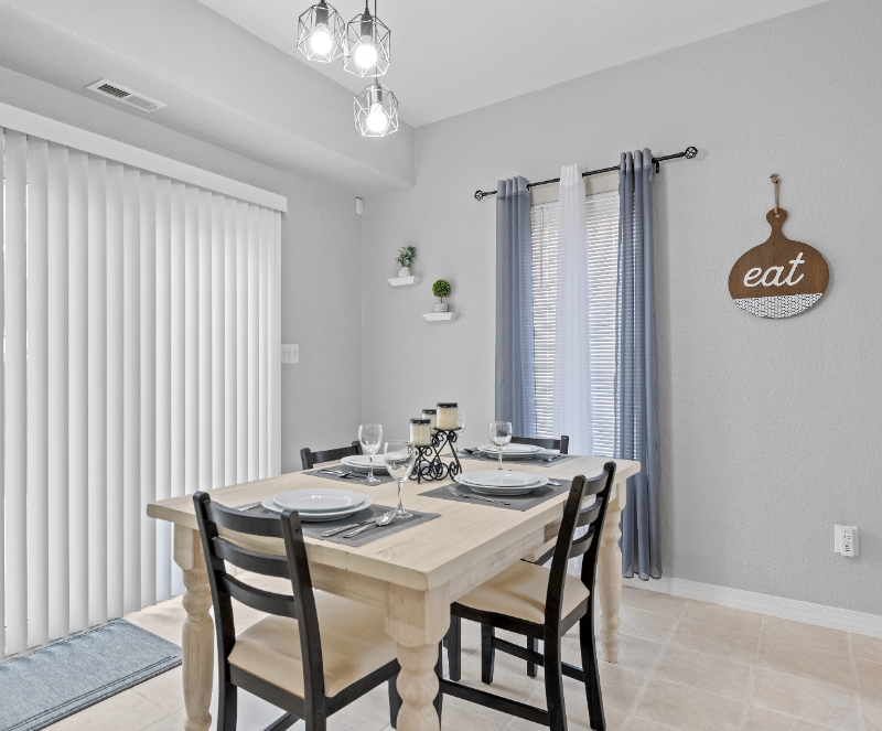 1401 W 40th St - Photo 3 of 6