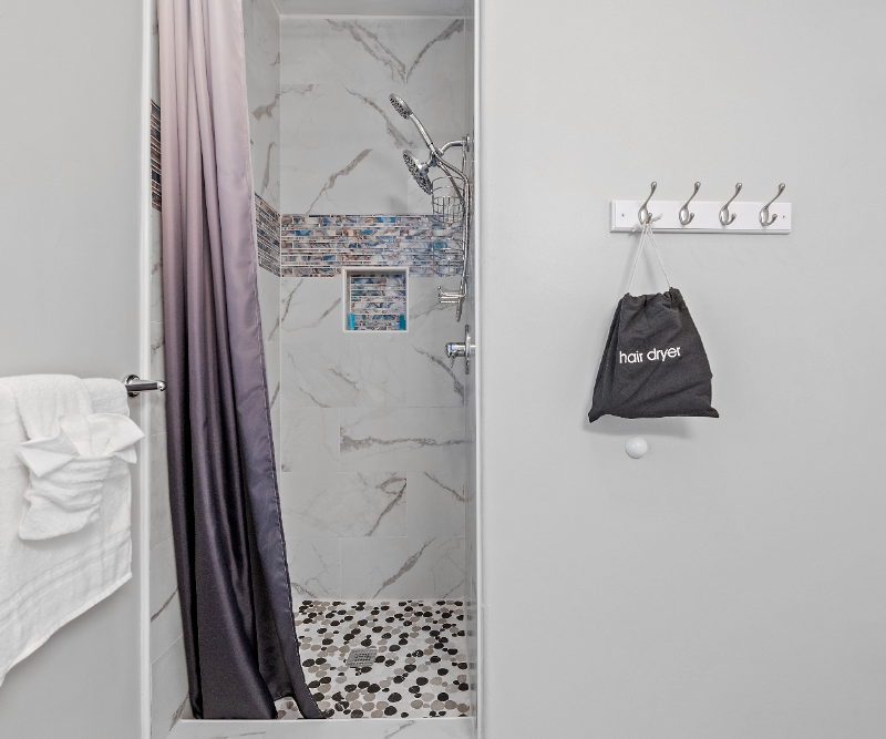 1401 W 40th St - Photo 4 of 6