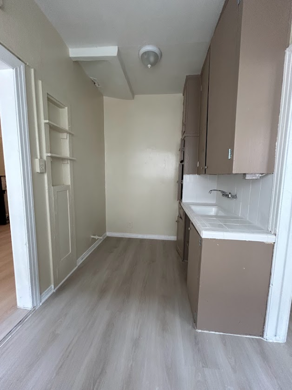 4017 W 28th St #9 - Photo 3 of 9