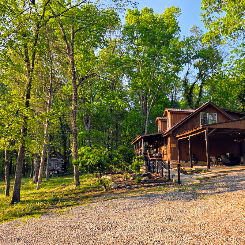 1115 Bear Creek Pike - Photo 2 of 20