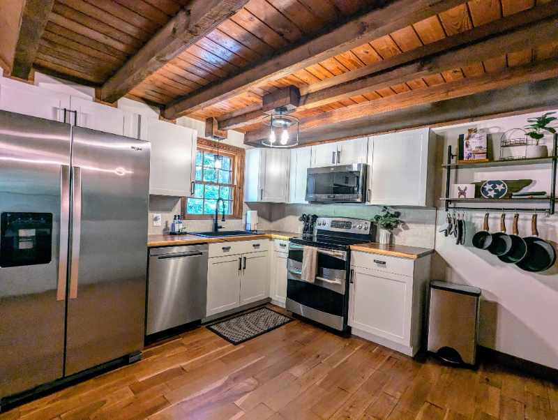 1115 Bear Creek Pike - Photo 4 of 20