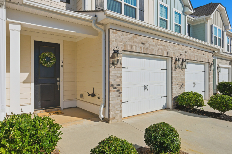 38 Red Horse Way - Photo 2 of 17