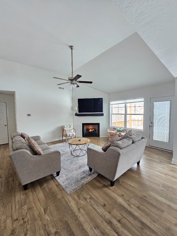 2373 Bridgeport Way - Photo 5 of 18