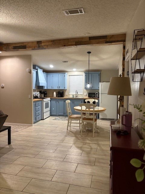 16652 Rialto Dr - Photo 3 of 8