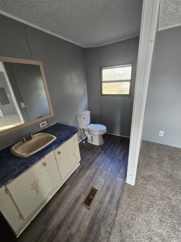 308 Pepper St - Photo 6 of 9