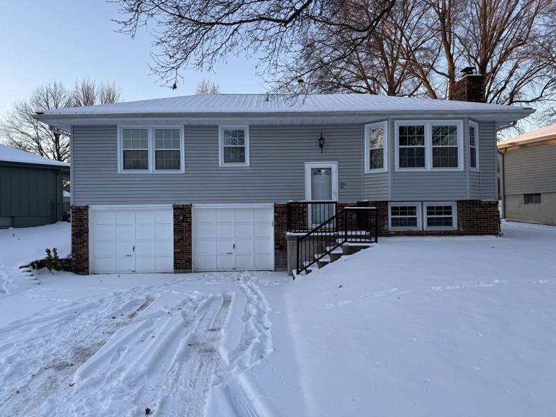 2916 Iva Dr - Photo 2 of 20