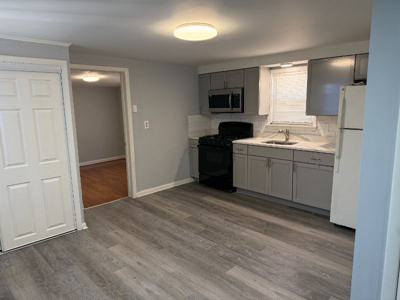 506 Broad St - Photo 4 of 12