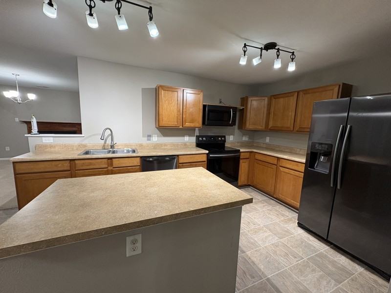 722 Sinclair Dr - Photo 3 of 17