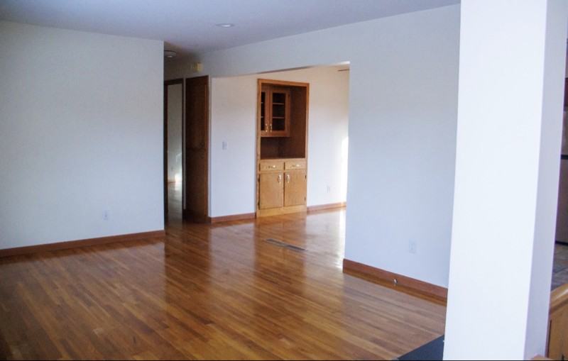 1932 Carnelian Ln - Photo 2 of 11