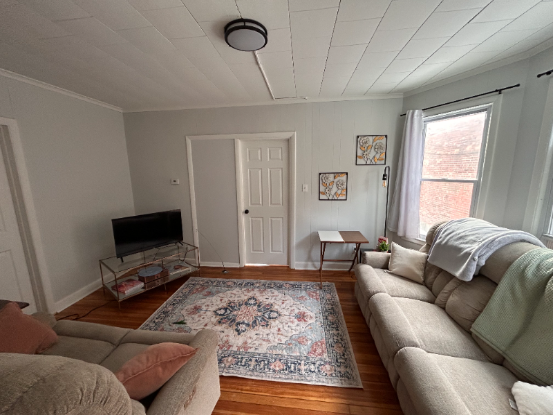 451 New Park Ave - Photo 2 of 5