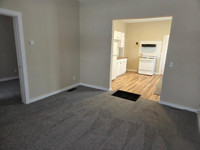 923 N Mason St - Photo 4 of 7