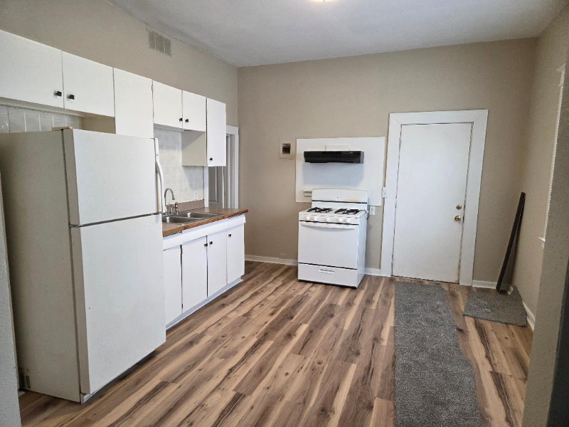 923 N Mason St - Photo 5 of 7