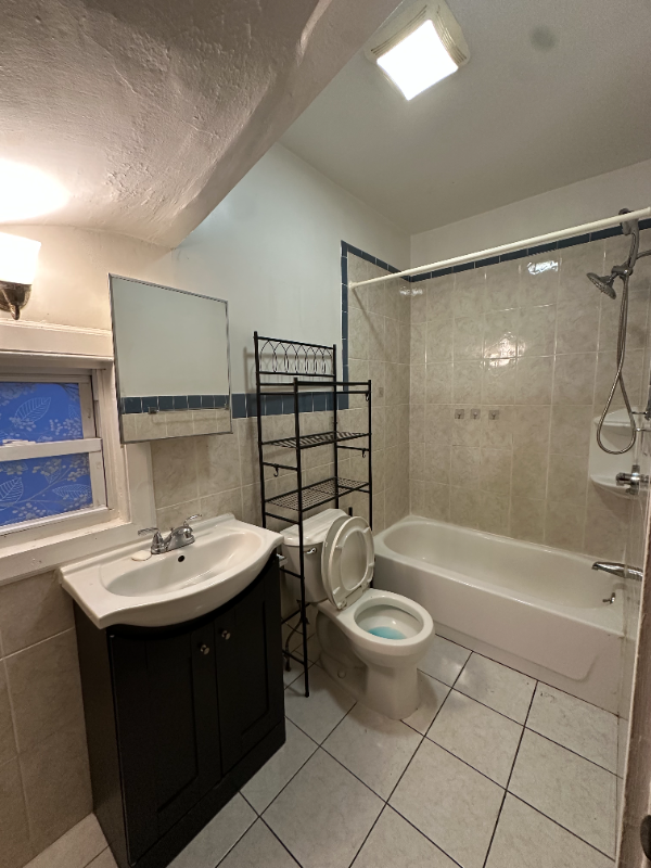 19 Rockwell St #1 - Photo 6 of 6