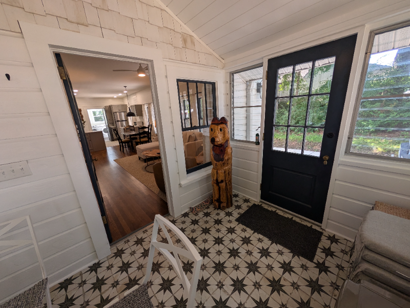 604 Yarborough St - Photo 5 of 20