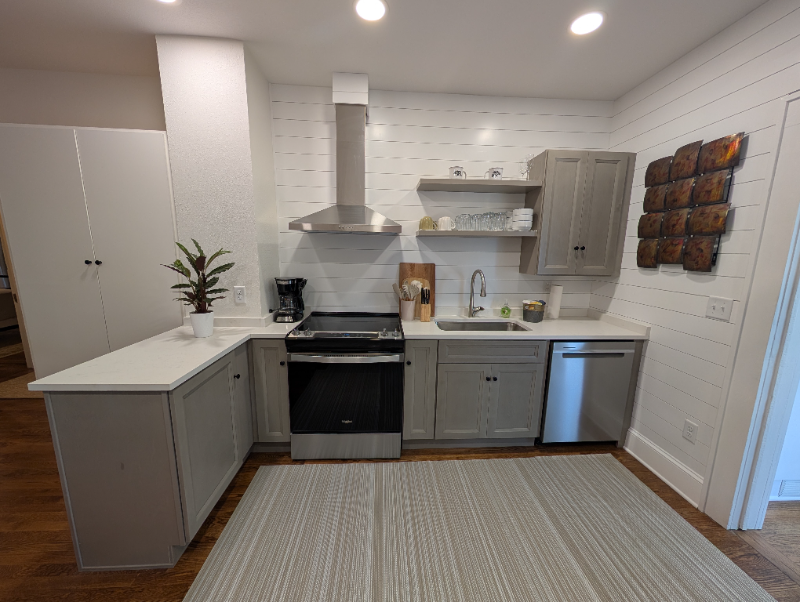 604 Yarborough St - Photo 7 of 20