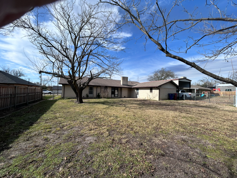 902 Walnut St - Photo 3 of 16