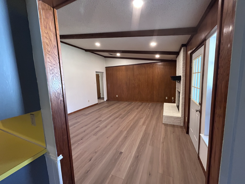 902 Walnut St - Photo 5 of 16