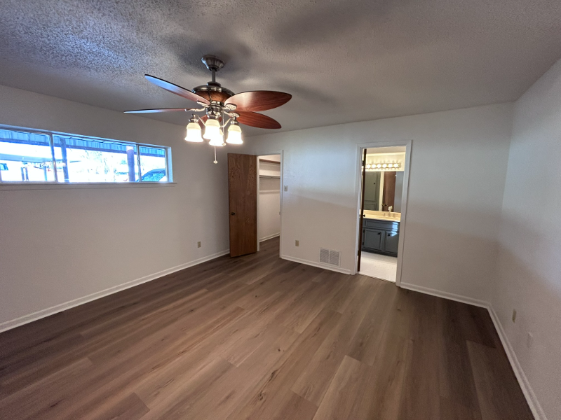 902 Walnut St - Photo 7 of 16