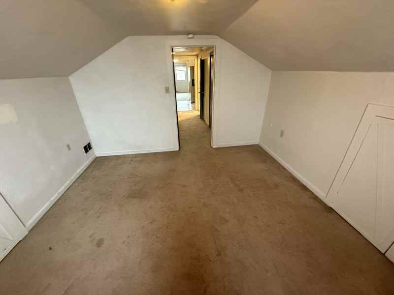 405 Hillis St - Photo 2 of 8