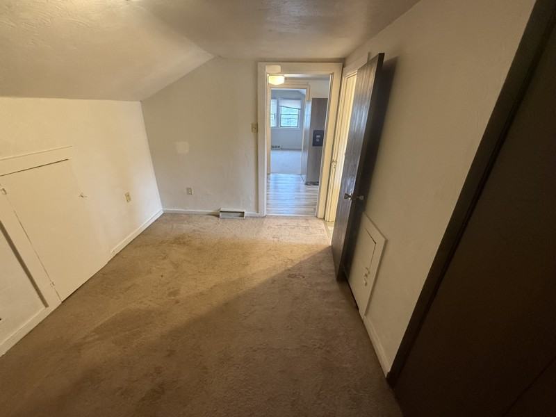 405 Hillis St - Photo 6 of 8