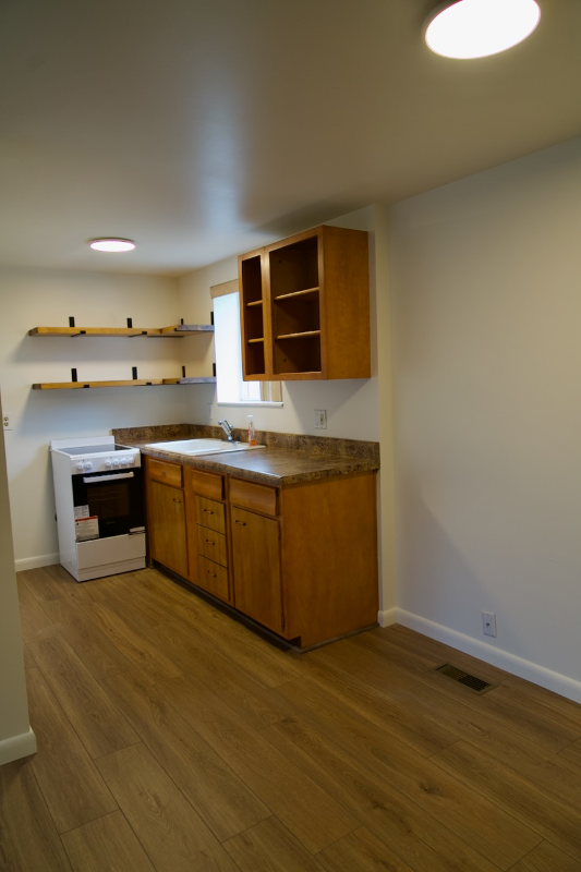 673 E 6th Ave #6