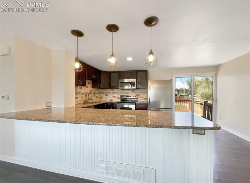 555 Avenida Del Cielo - Photo 6 of 20