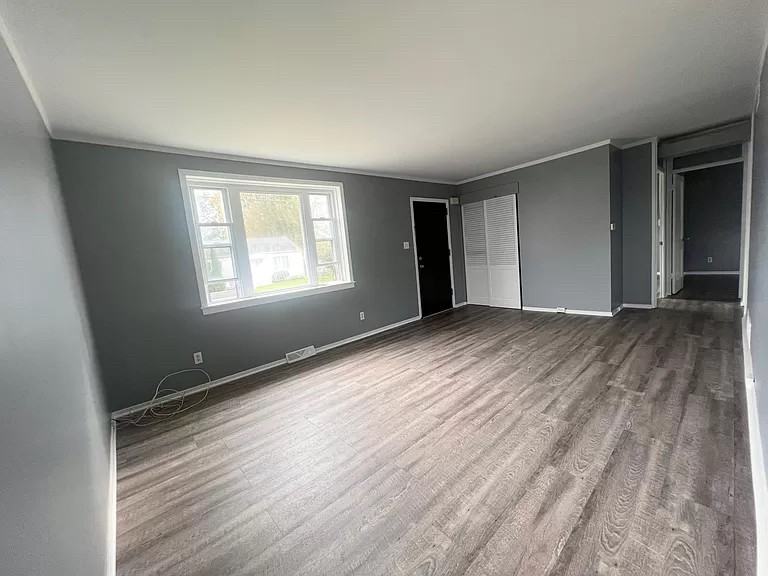 50 Rooney Ave - Photo 2 of 16