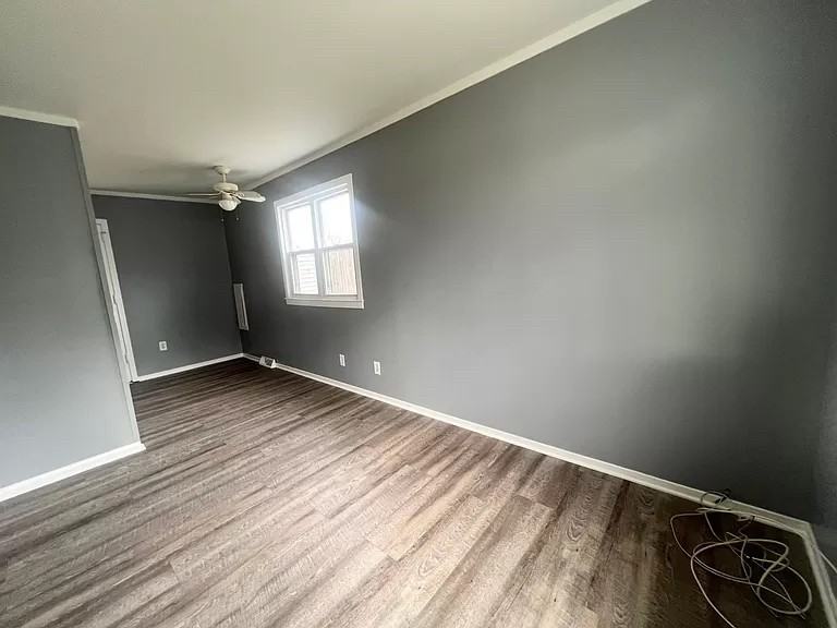 50 Rooney Ave - Photo 4 of 16