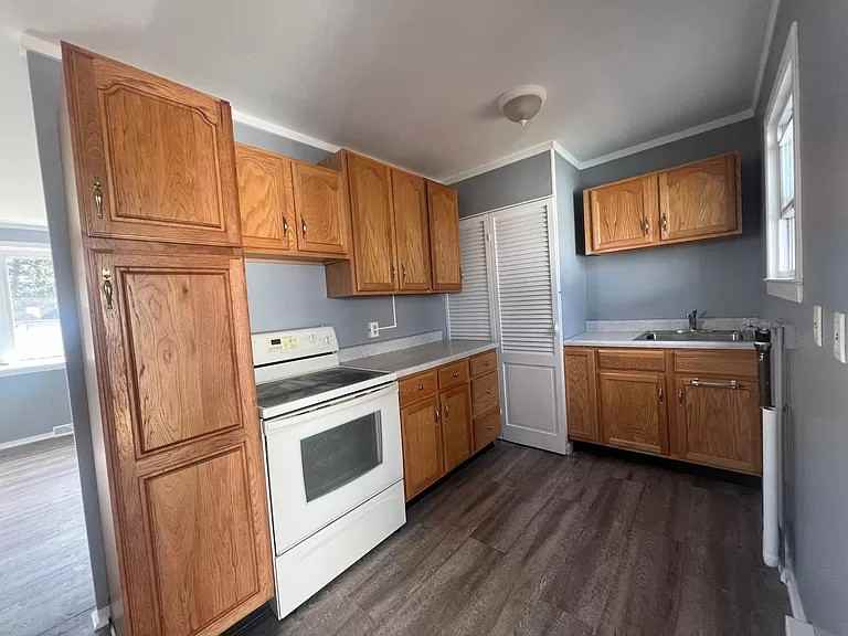 50 Rooney Ave - Photo 7 of 16